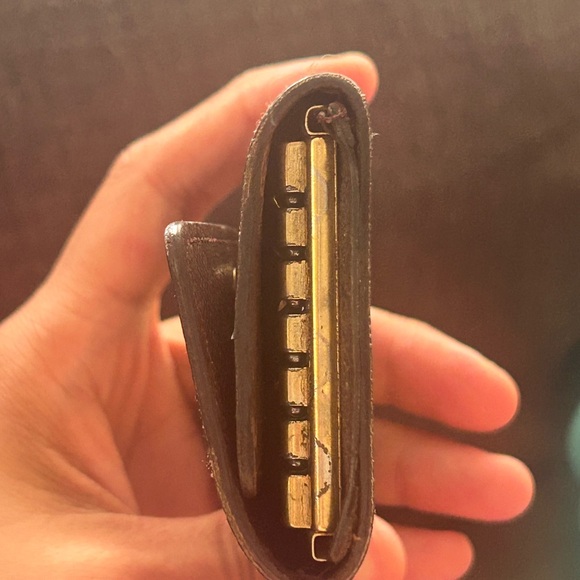 LV 6 Keyholder - Picture 2 of 8